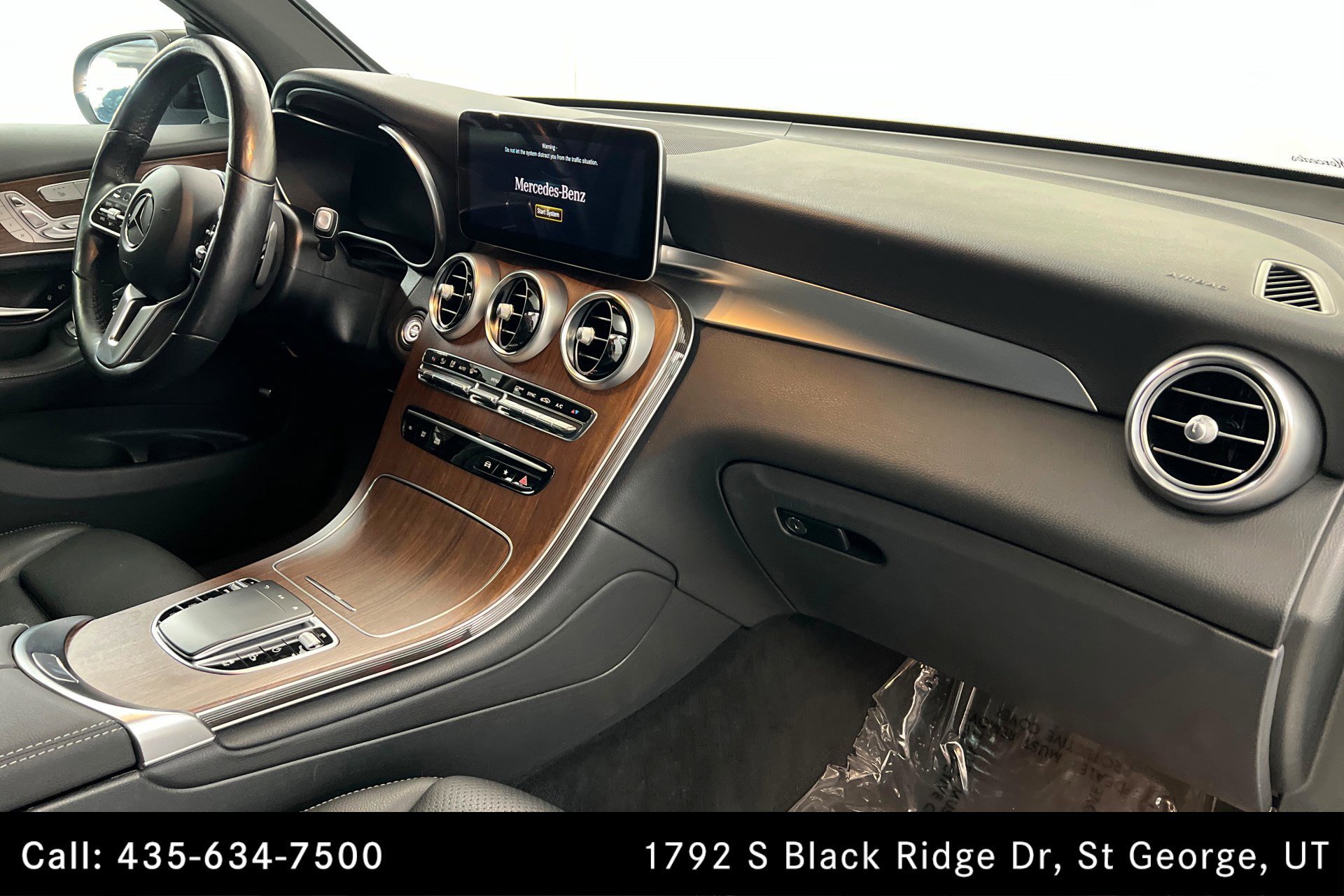 Certified Used 2022 CIRRUS SILVER METALLIC Mercedes-Benz GLC 300 image 25