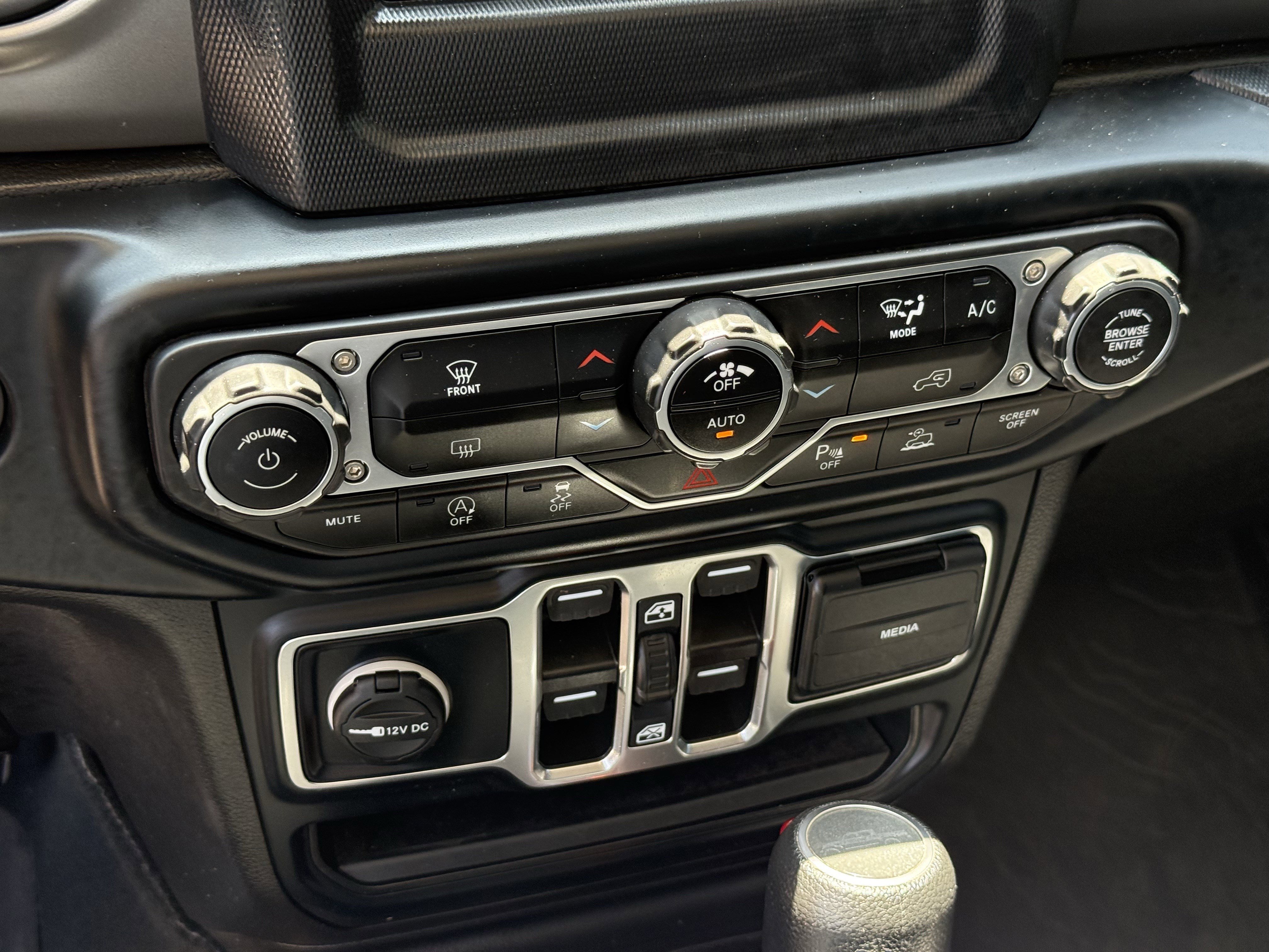 Used 2023 Silver Zynith Clearcoat Jeep Texas Trail image 22
