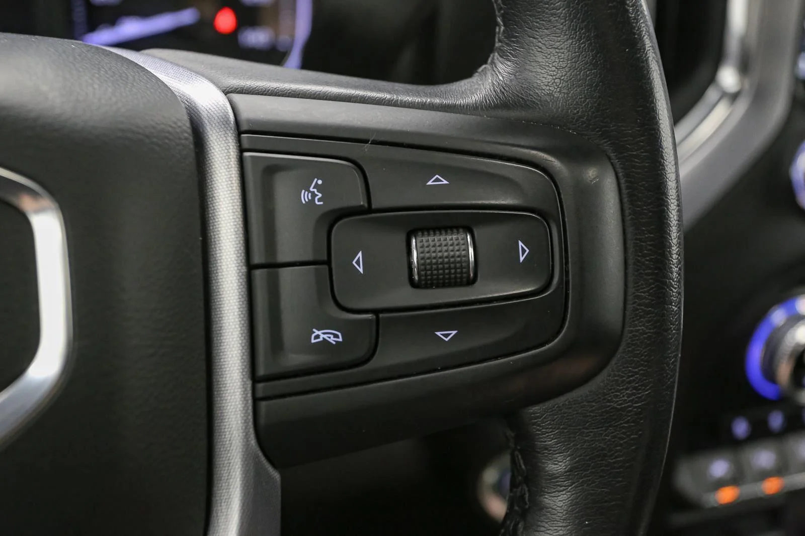 Used 2021 Onyx Black GMC SLT image 41