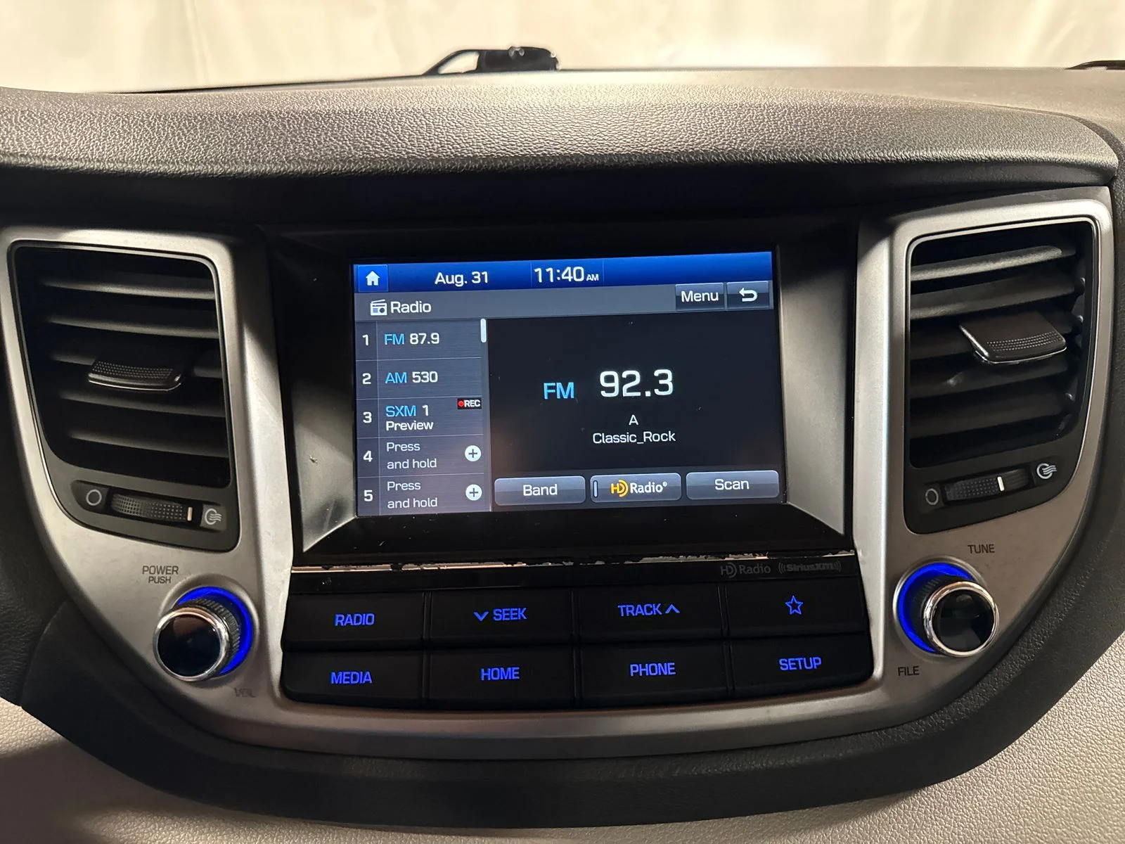 Used 2018 Molten Silver Hyundai SEL image 21