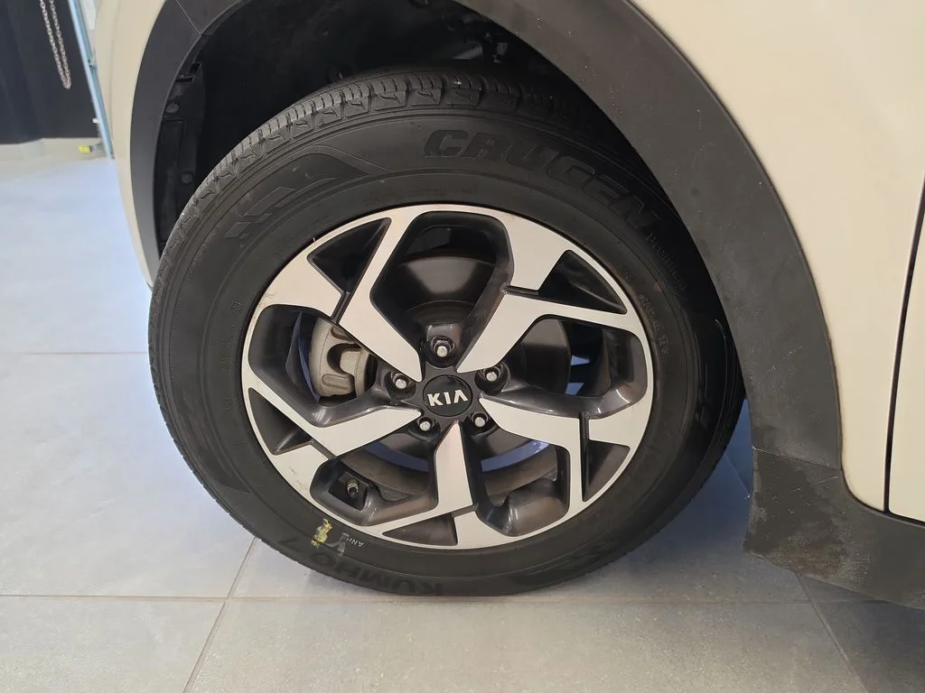 Certified Used 2022 White Kia LX image 35