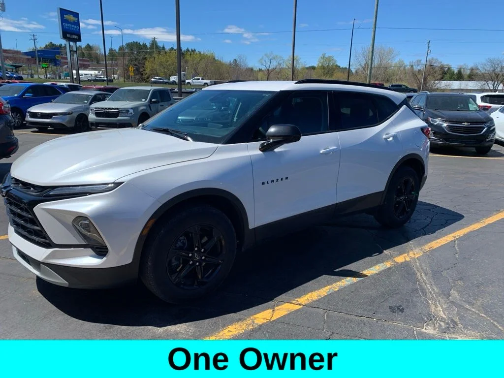 2023 Chevrolet Blazer 2.0T 2LT AWD's photo