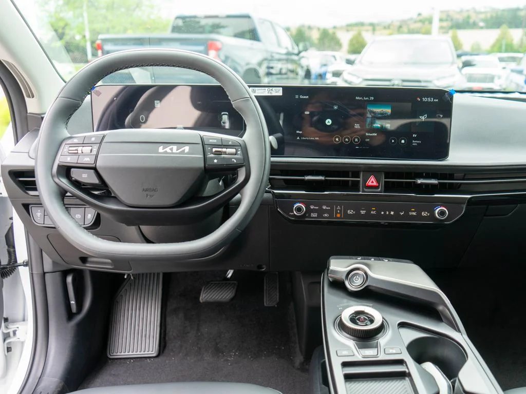 New 2026 Glacial White Pearl Kia LIGHT image 14