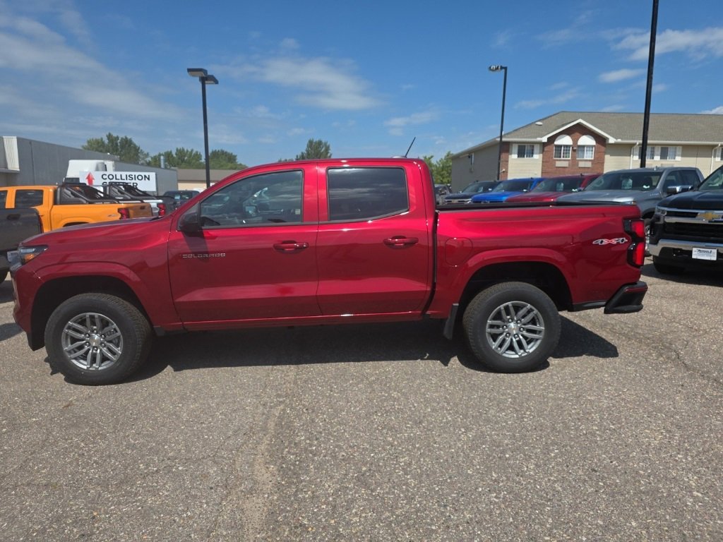 2025 Chevrolet Colorado Work Truck LT photo 3