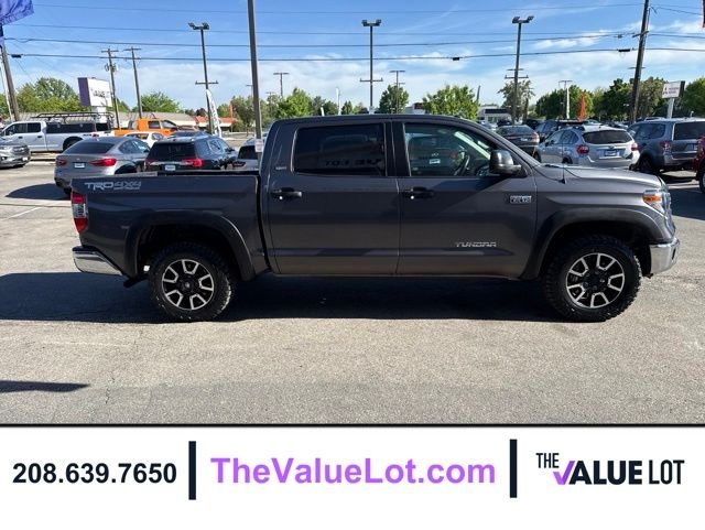 Used 2018 Gray Toyota SR5 image 3