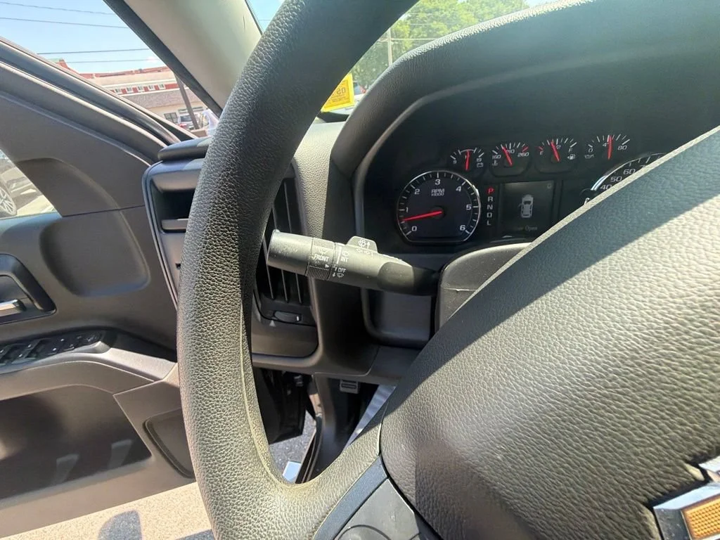 Used 2018 GRAPHITE METALLIC Chevrolet LS image 34