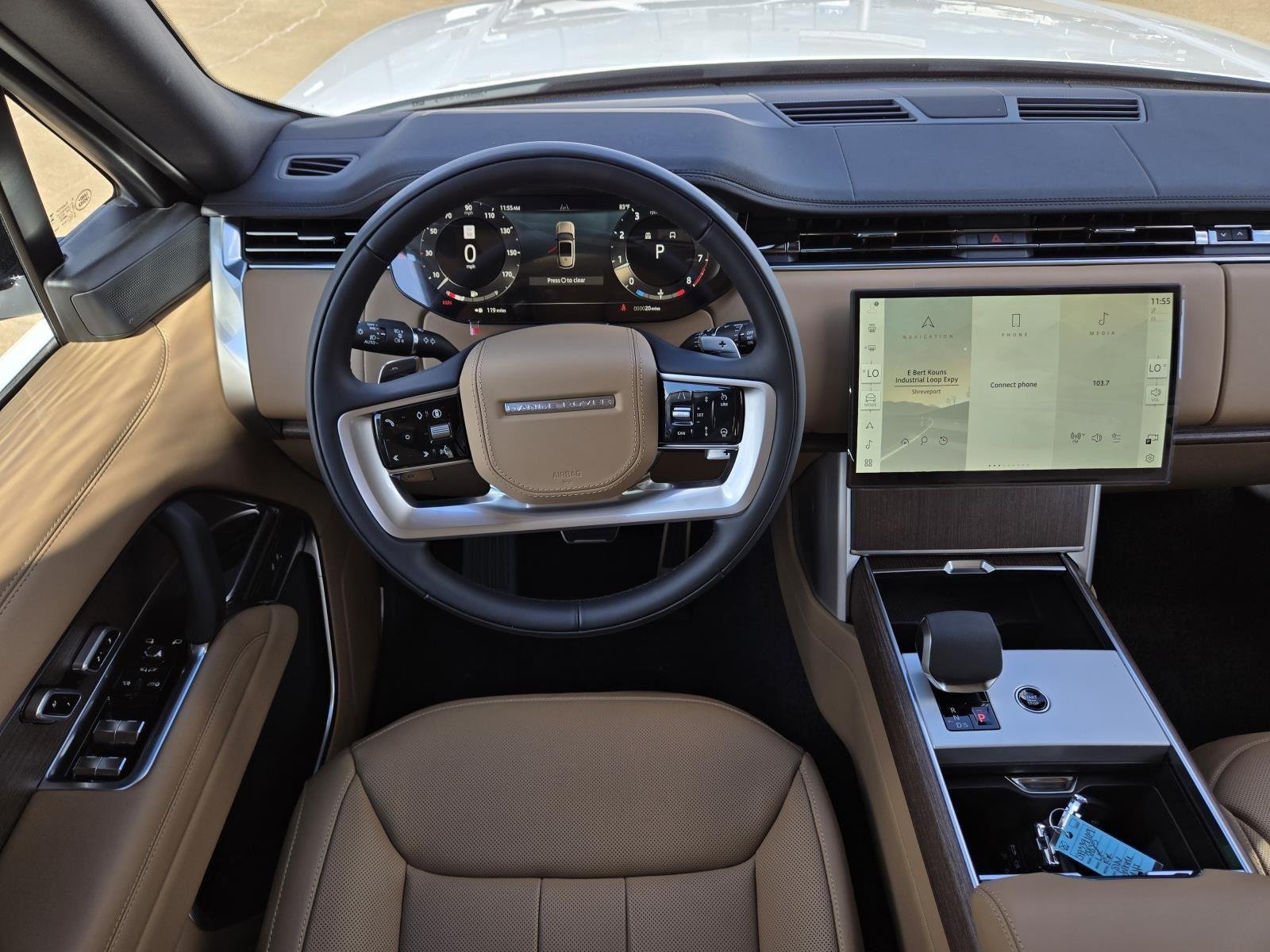 New 2025 Fuji White Land Rover SE image 31