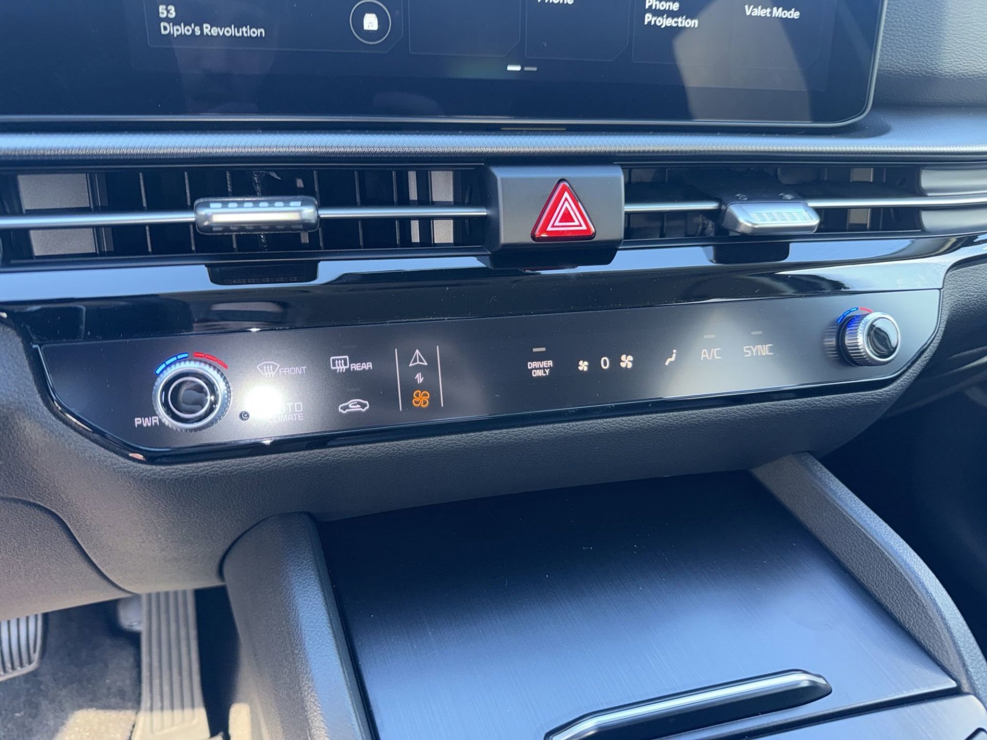 New 2026 Steel Gray Kia LX image 20