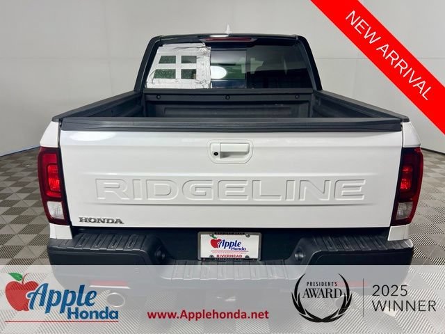 Used 2025 Platinum White Pearl Honda AWD BLACK EDITION image 40