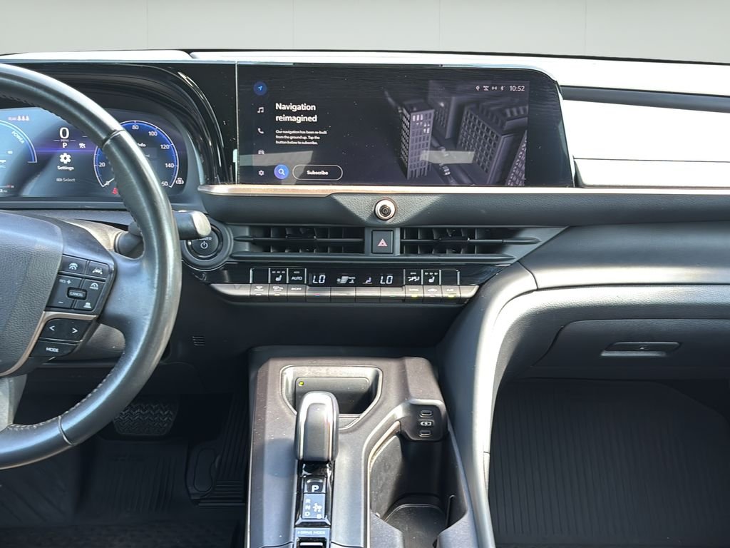 2023 Toyota Crown XLE - Photo 22