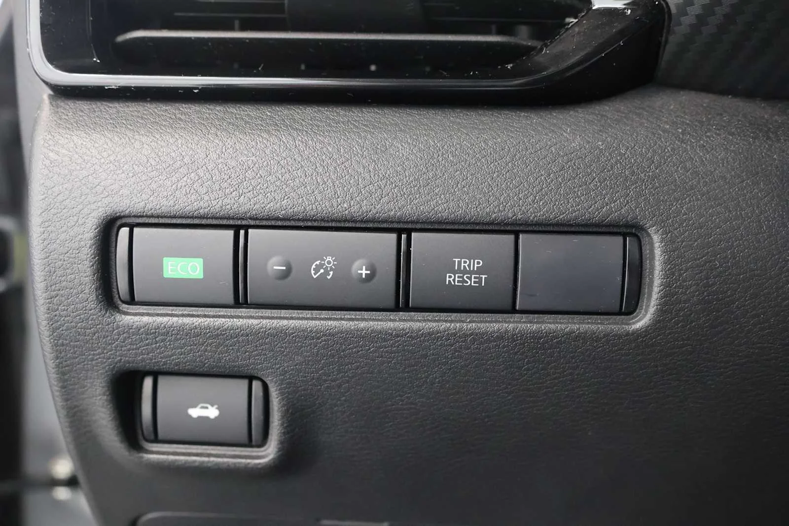 Used 2025 Gun Metallic Nissan SV image 17