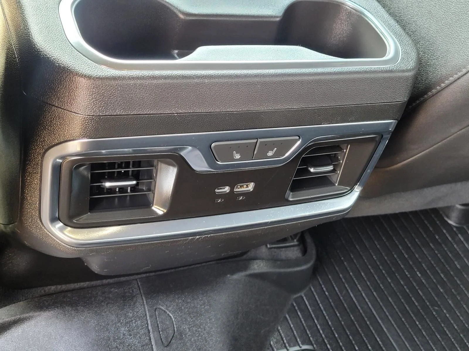 Used 2024 Iridescent Pearl Tricoat Chevrolet High Country image 20