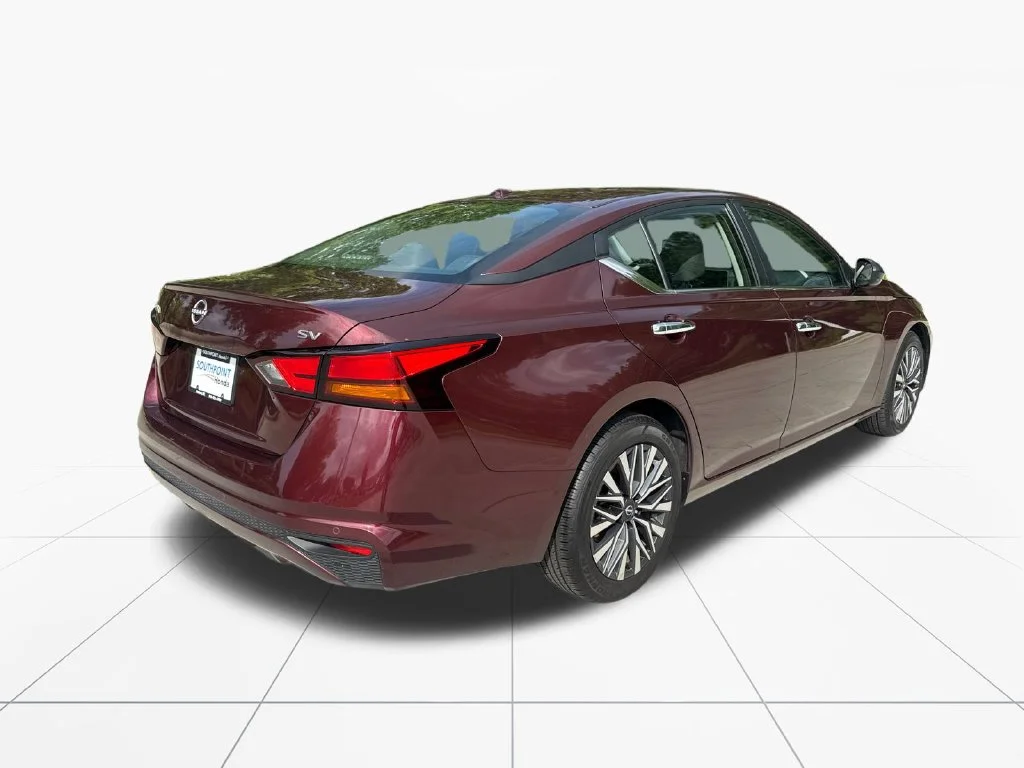 Used 2024 Garnet Pearl Nissan 2.5 SV image 8