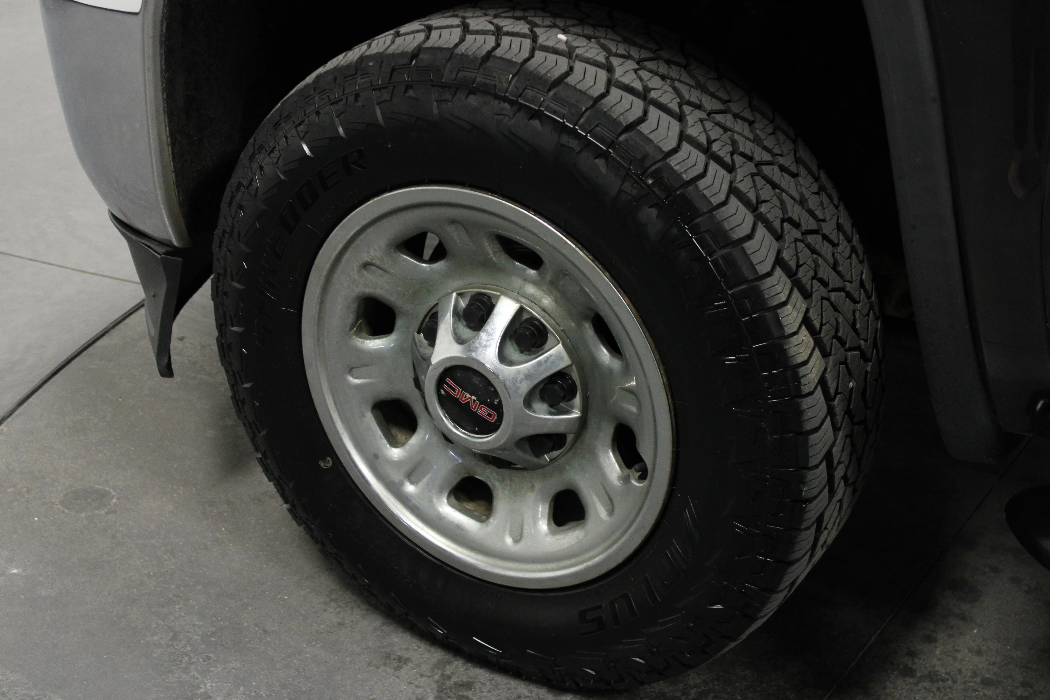 Used 2015 Iridium Metallic GMC SLE image 10