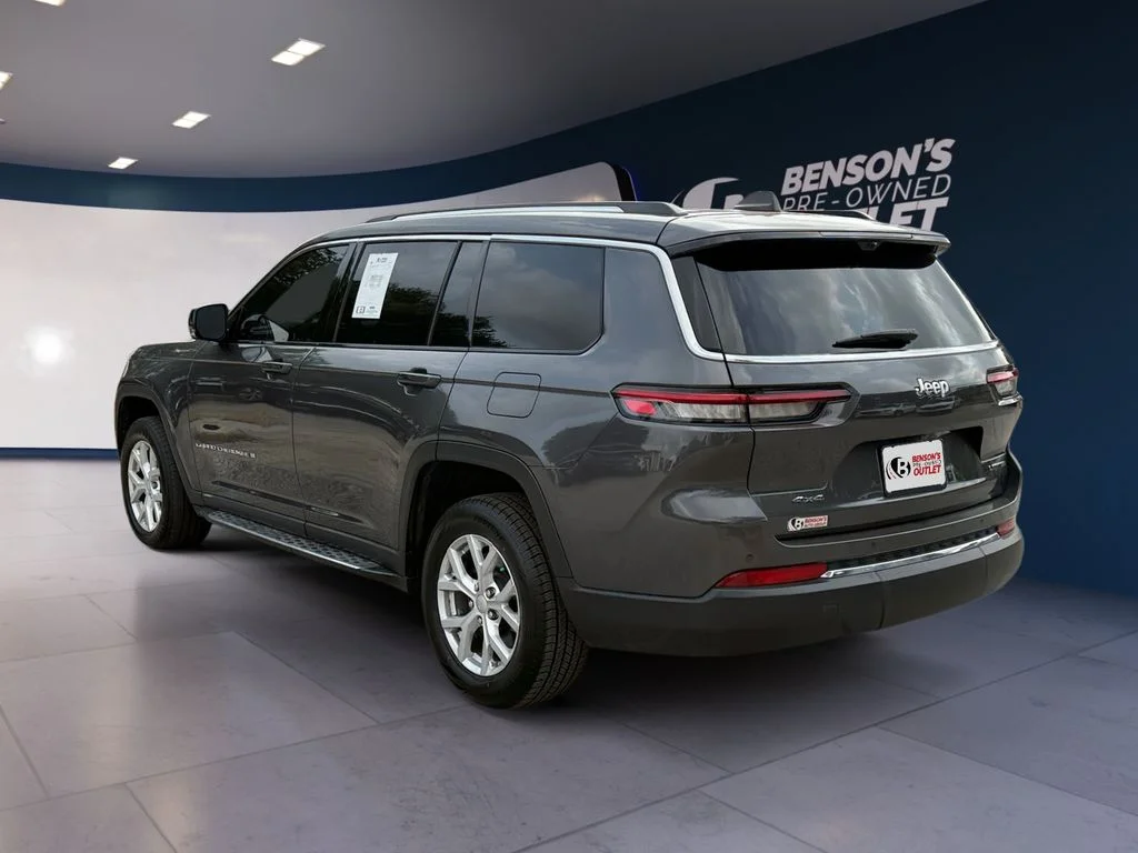 Used 2023 Gray Jeep Limited image 3