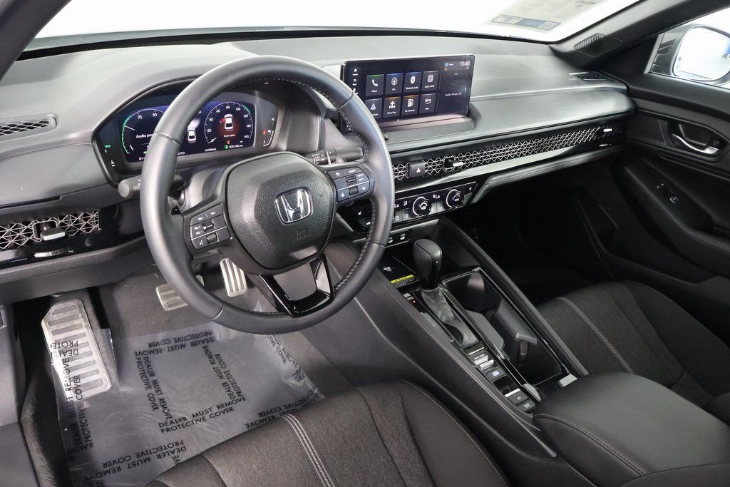 Used 2025 Urban Gray Pearl Honda Sport image 7