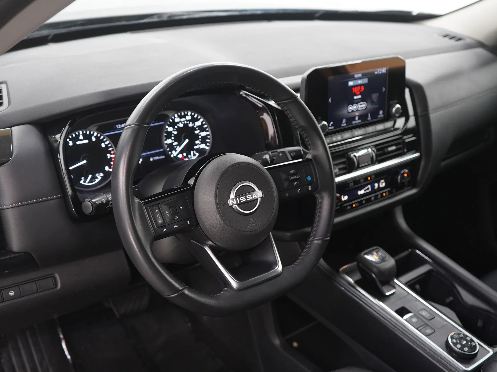 Used 2023 Gun Metallic Nissan SV image 21