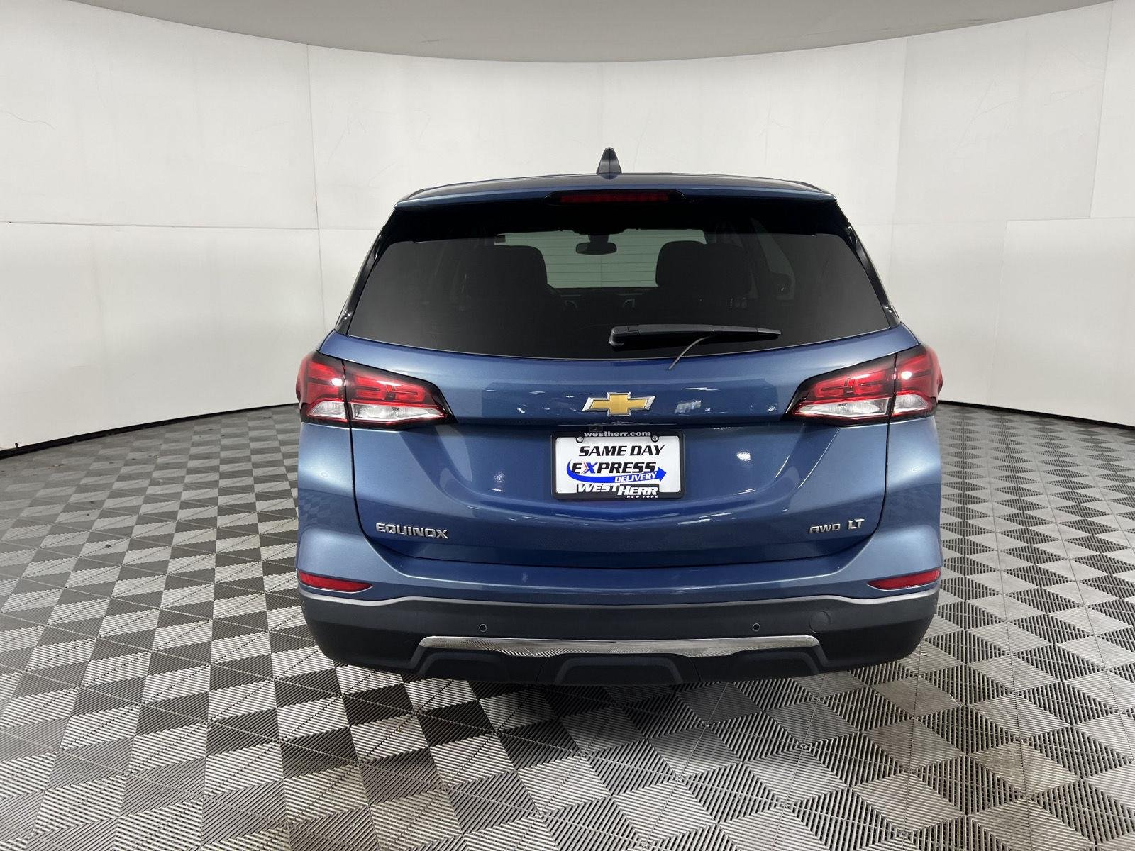 Used 2024 Lakeshore Blue Metallic Chevrolet LT image 33