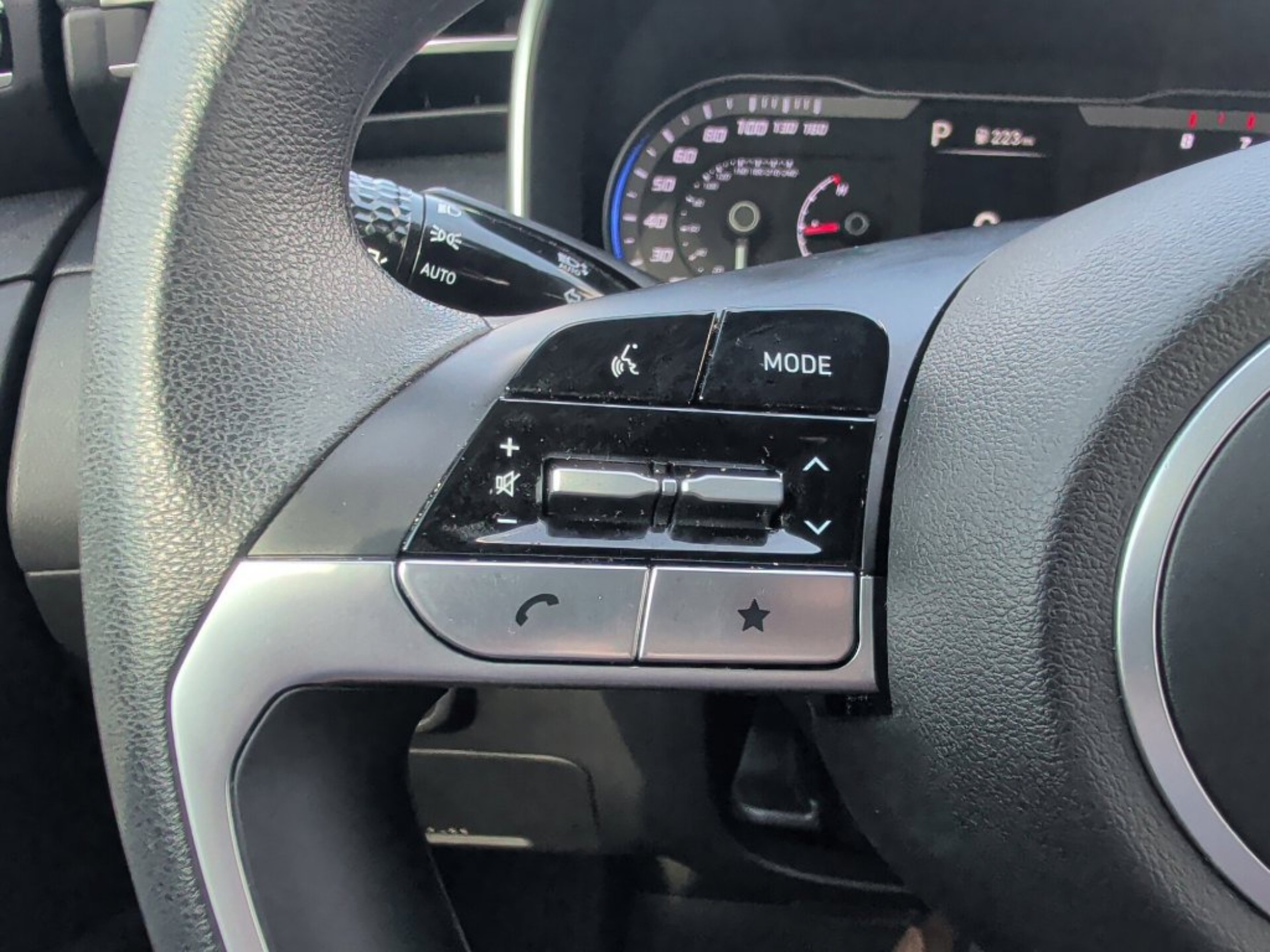 Used 2024 Phantom Black Hyundai SEL image 18