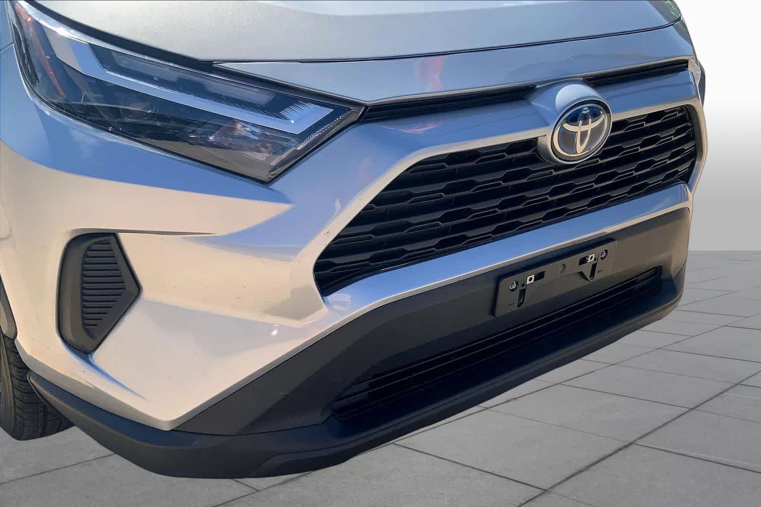 Used 2022 Silver Sky Metallic Toyota Hybrid XLE image 28