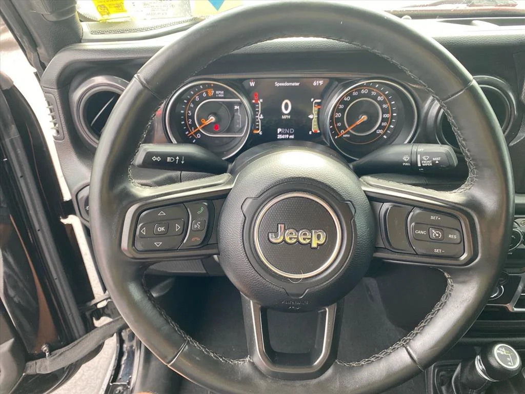 Used 2022 Black Clearcoat Jeep Altitude image 10