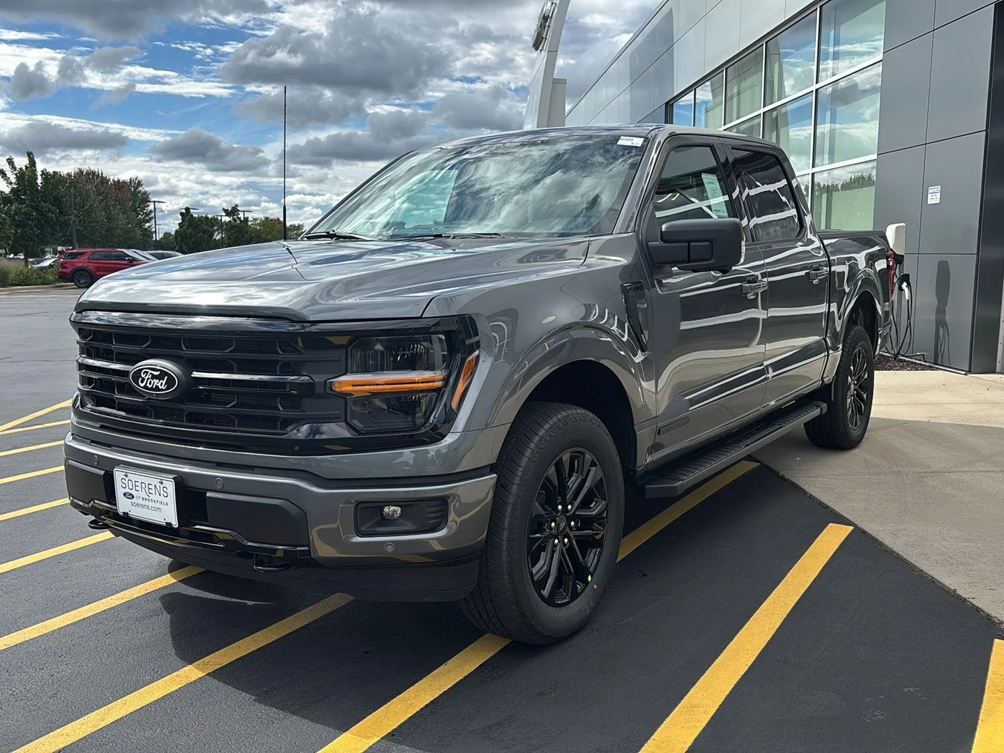 New 2026 Carbonized Gray Metallic Ford XLT image 3