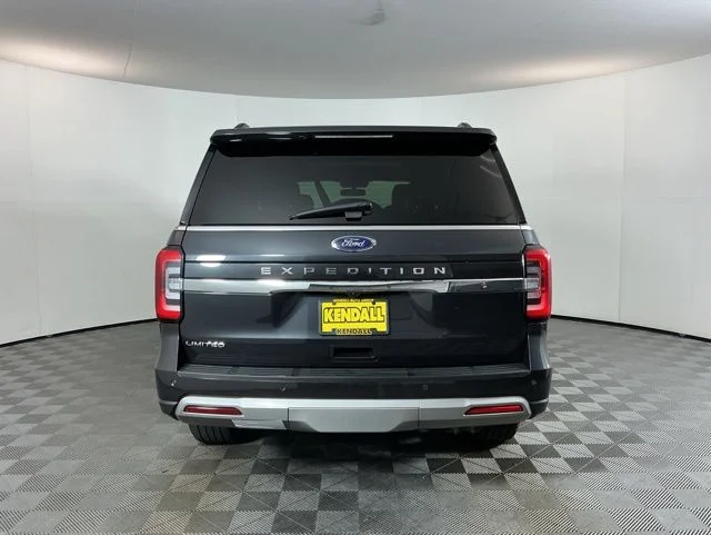 Used 2024  Ford Limited image 5