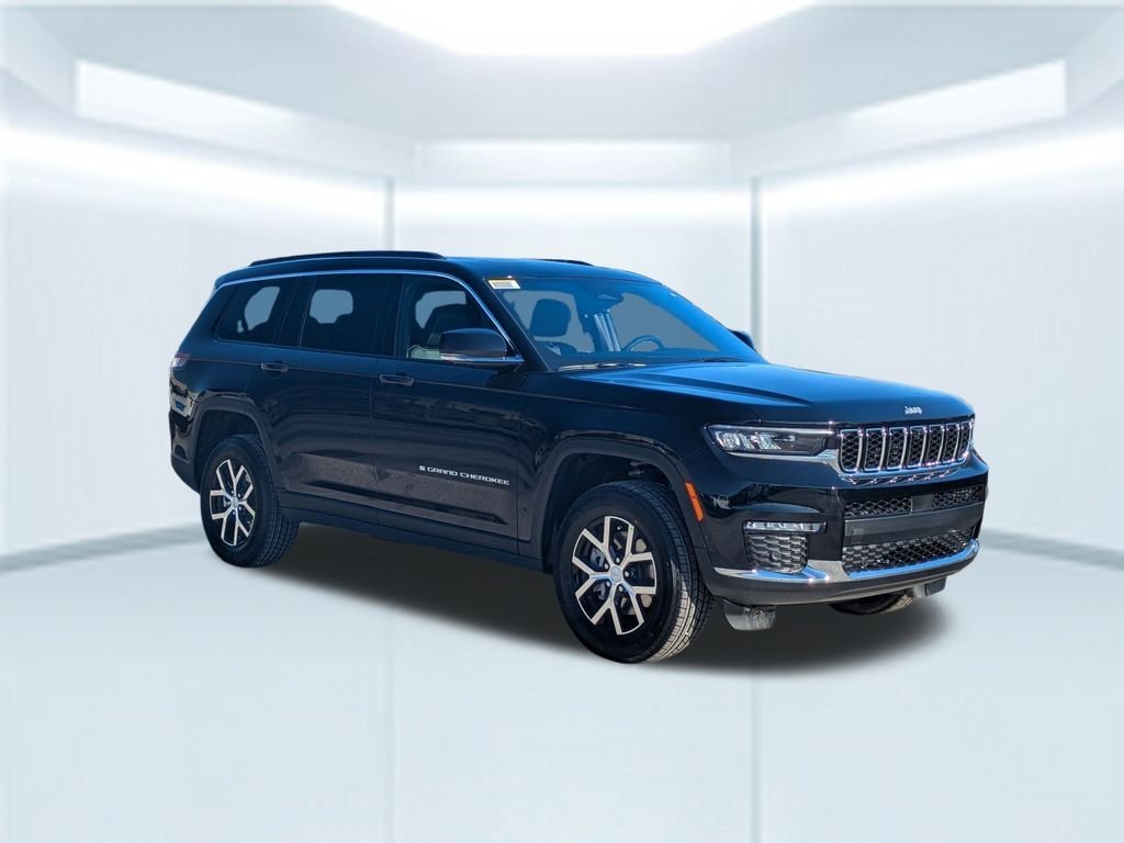 New 2025 Diamond Black Crystal Pearl-Coat Exterior Paint Jeep Limited image 9