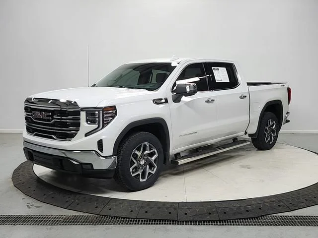 Used 2023 White Frost Tricoat GMC SLT image 3