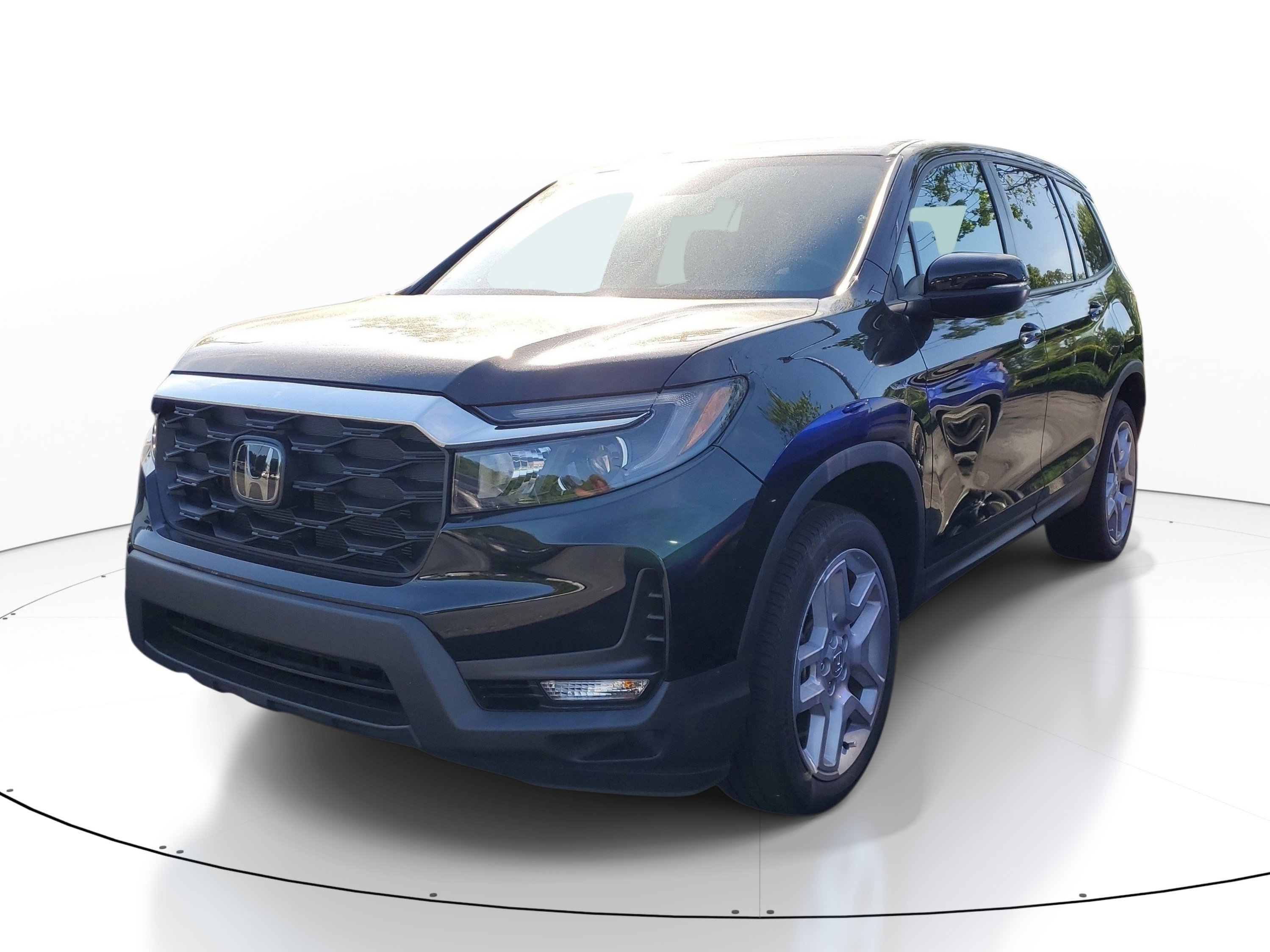 Used 2024 Black Honda EX-L image 3