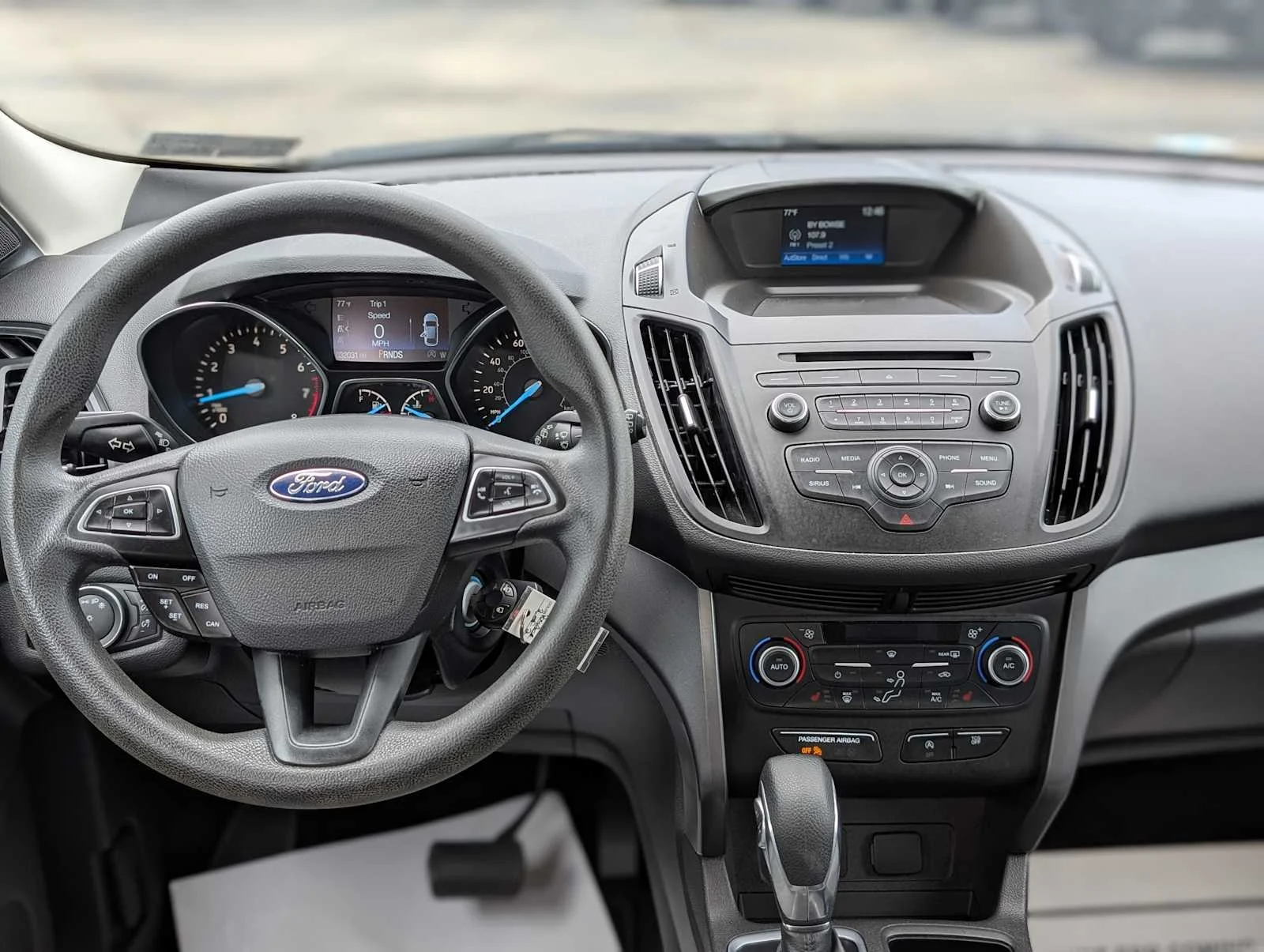 Used 2018 Shadow Black Ford SE image 5