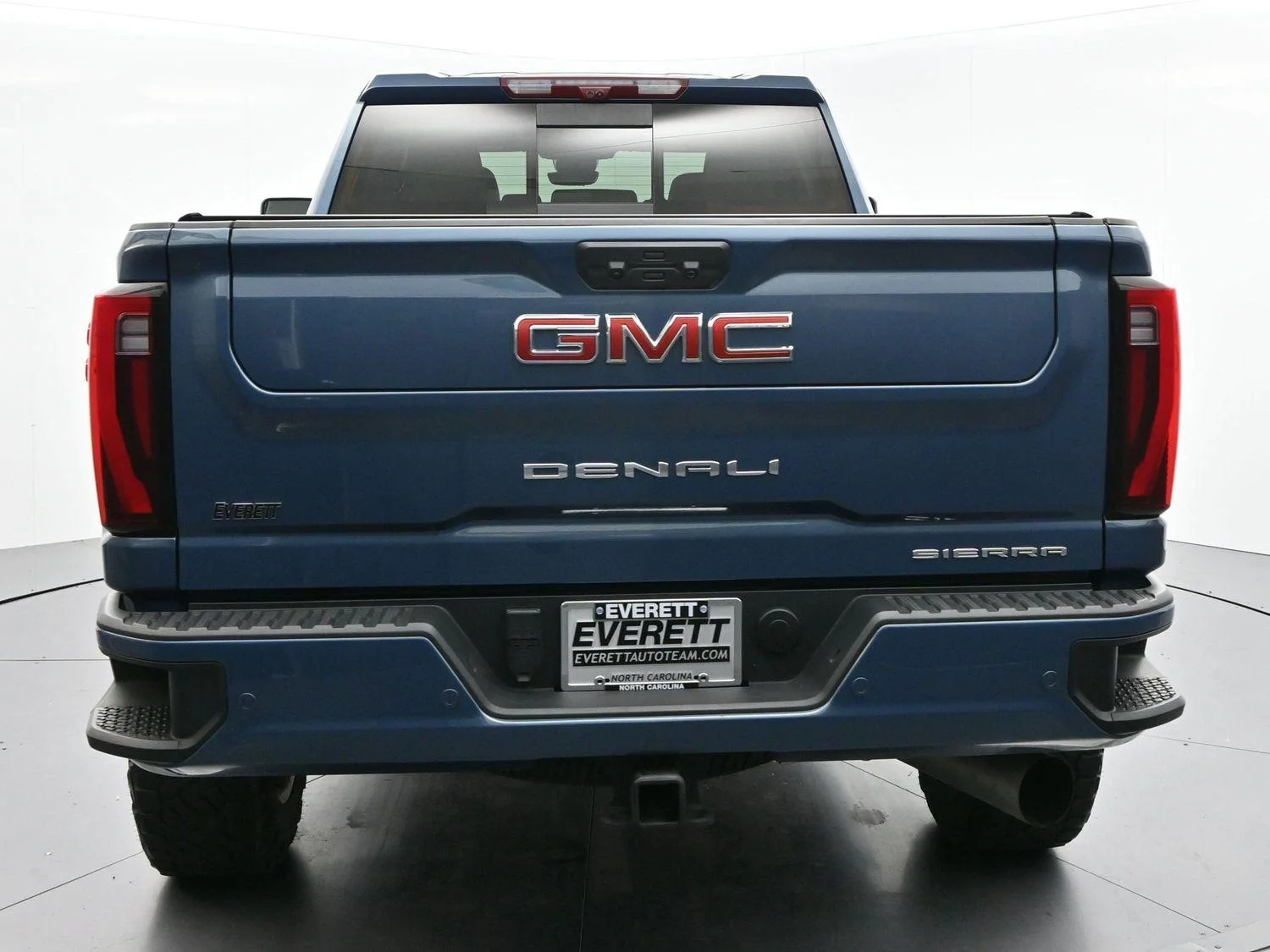 Used 2024 Downpour Metallic GMC Denali image 6