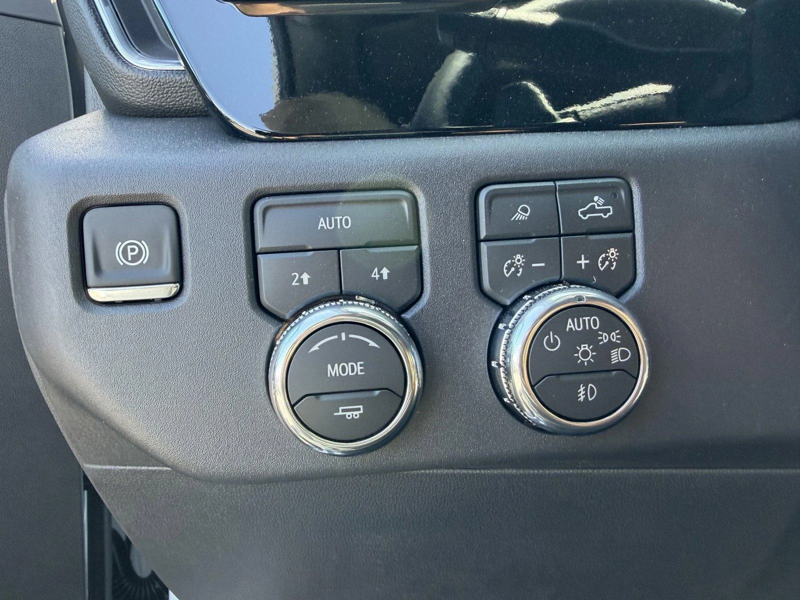 New 2026 Summit White GMC SLT image 22