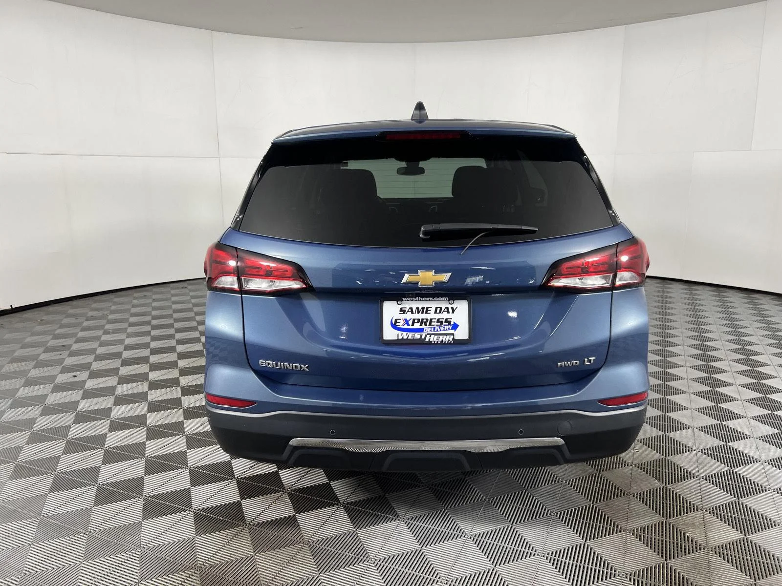Used 2024 Lakeshore Blue Metallic Chevrolet LT image 33