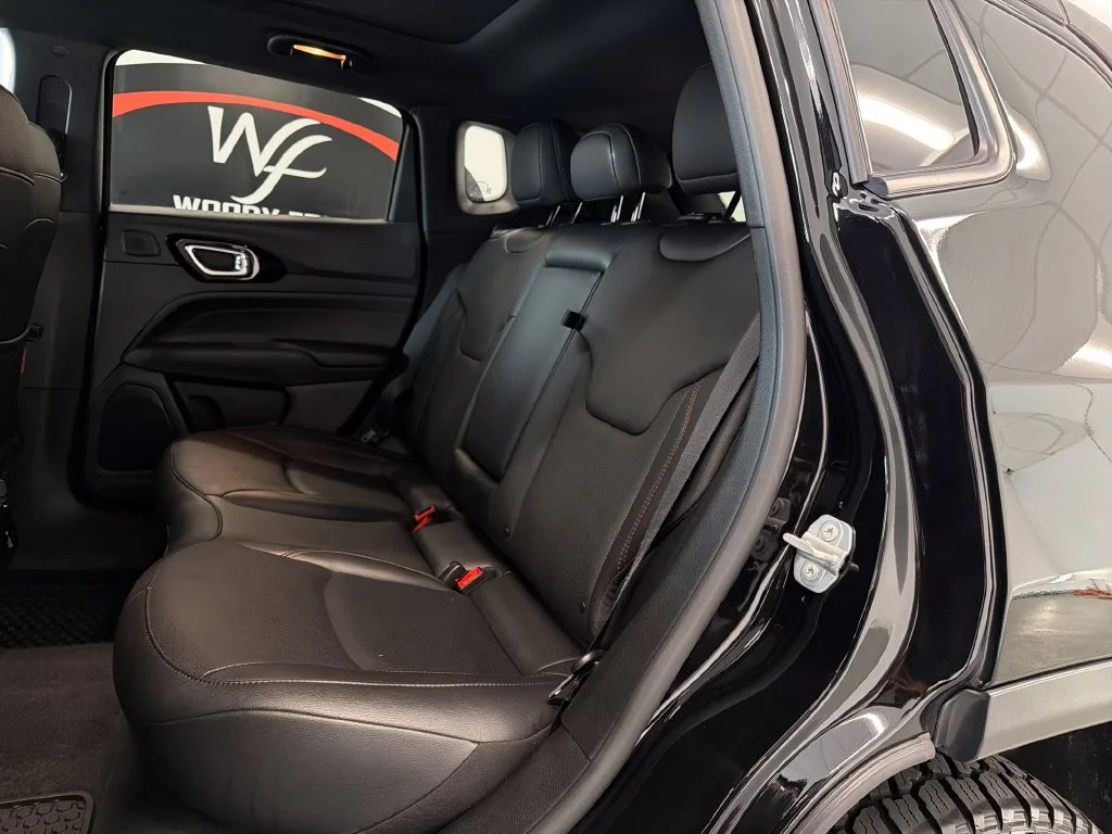 Used 2025 Black Jeep Trailhawk image 10