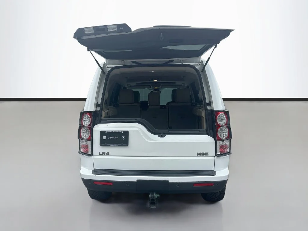 Used 2012 Fuji White Land Rover V8 image 9
