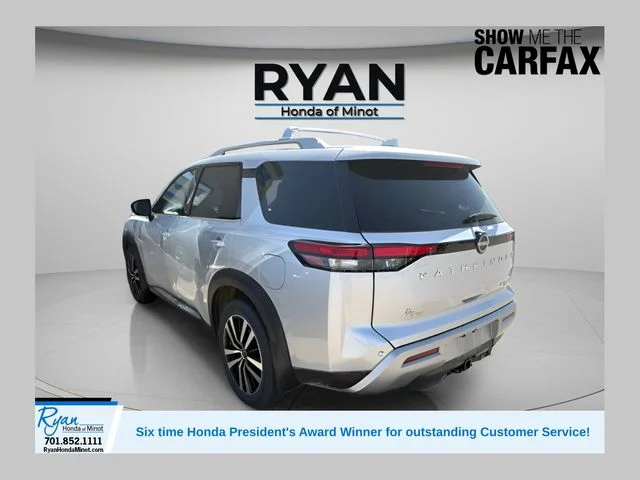2024 Nissan Pathfinder Platinum 4WD's photo