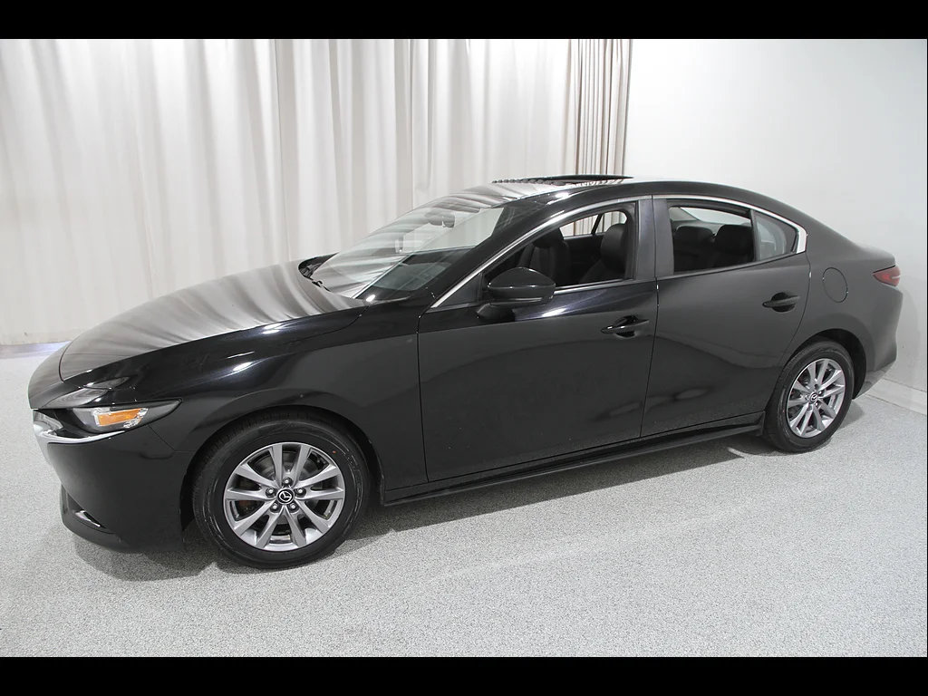 Used 2021 Jet Black Mica Mazda Preferred image 3