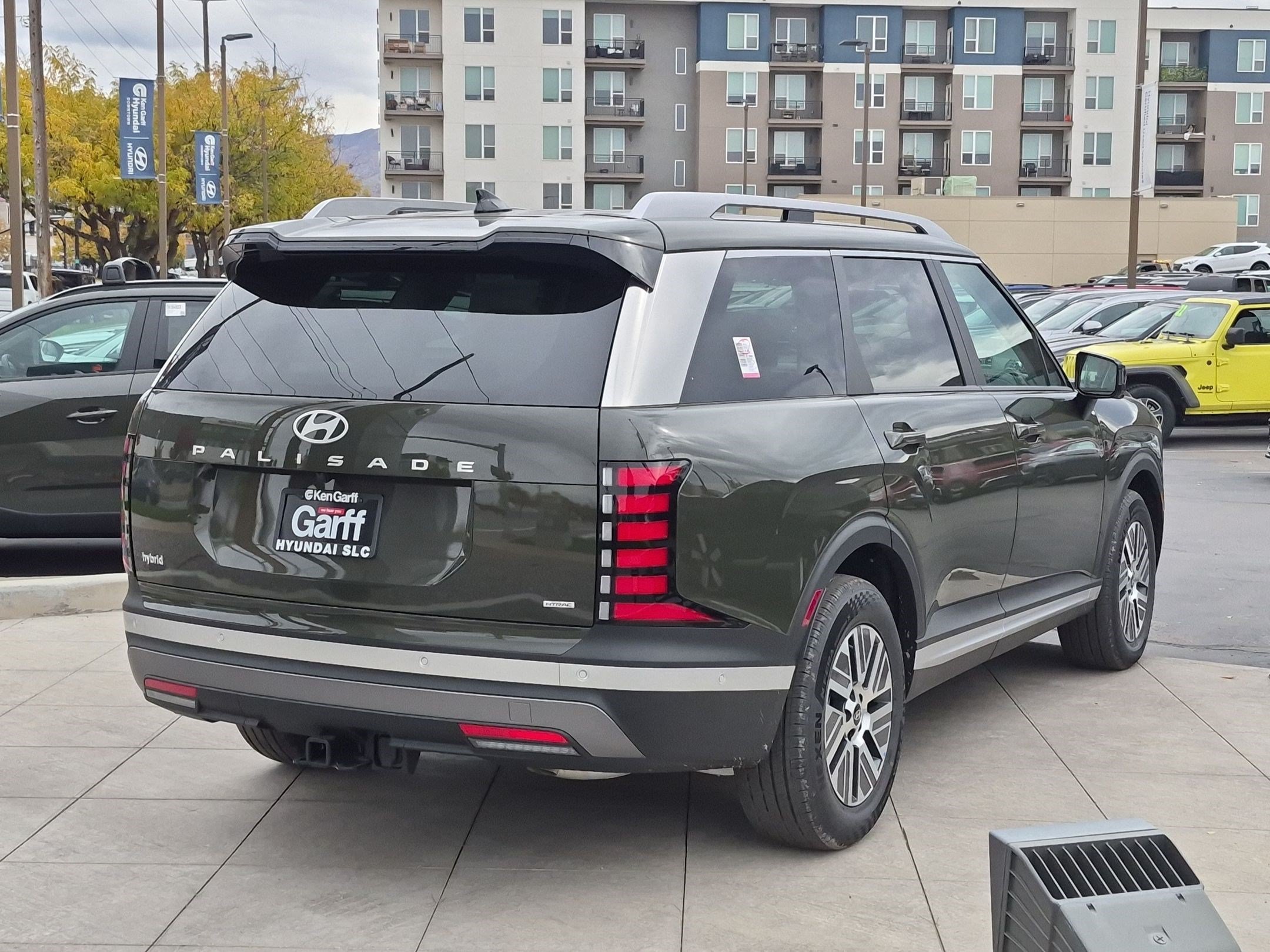 New 2027 Titan Green Pearl Hyundai SEL Premium 7P image 3