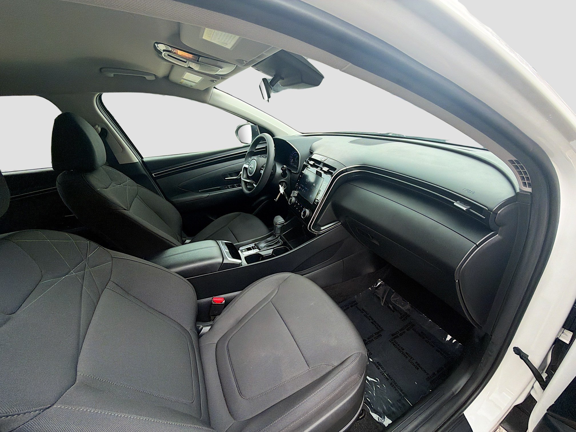 Used 2024 White Pearl Hyundai SE image 29