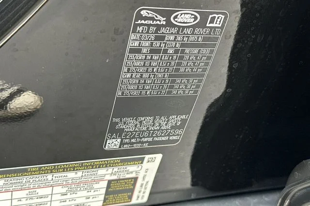 New 2026 Santorini Black Land Rover X-Dynamic SE image 27