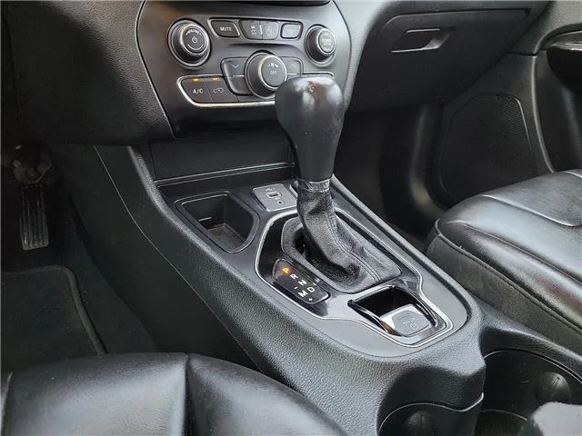 Used 2021 Granite Crystal Metallic Clearcoat Jeep Latitude Plus Front-wheel Drive image 8
