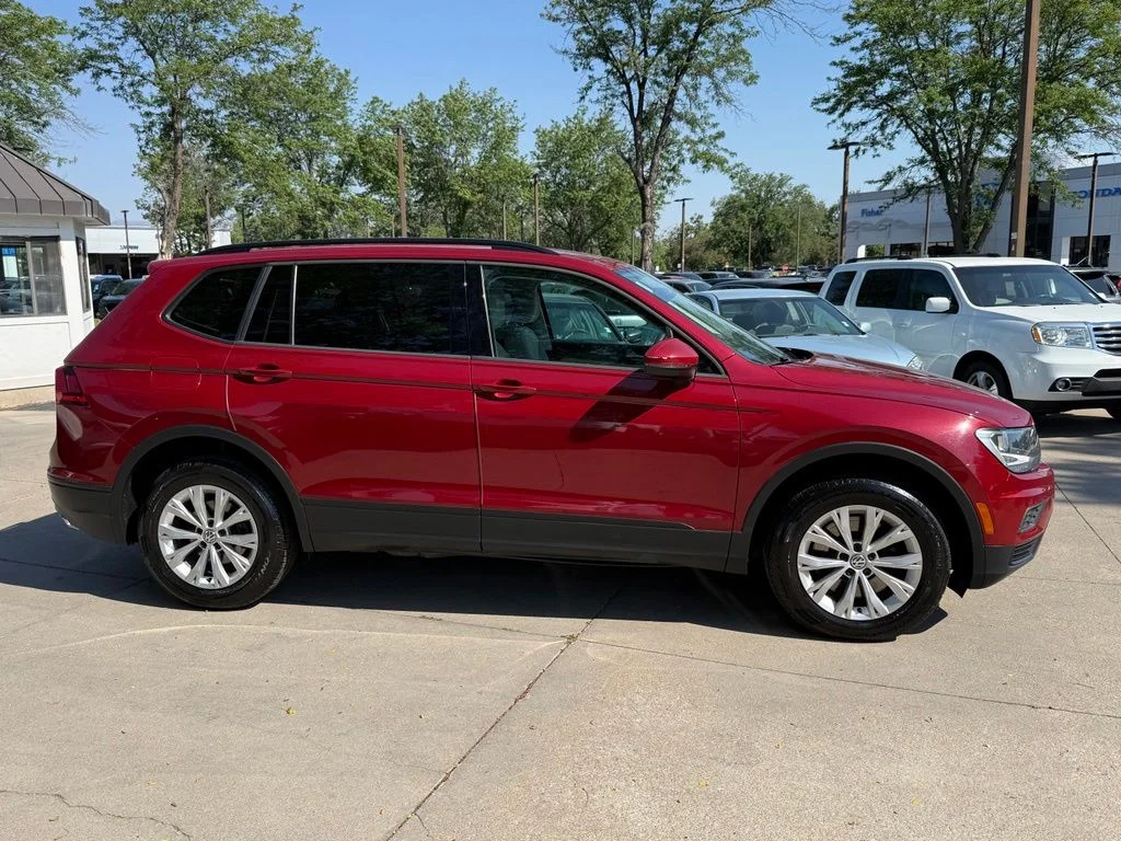 Used 2018 Cardinal Red Metallic Volkswagen 2.0T S image 3
