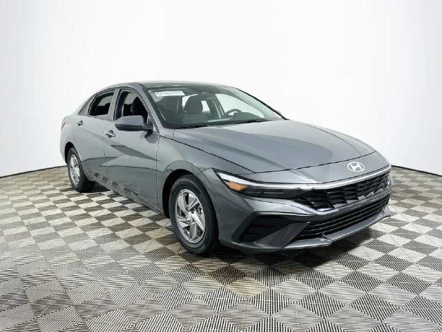 New 2026 Hyundai ELANTRA SE