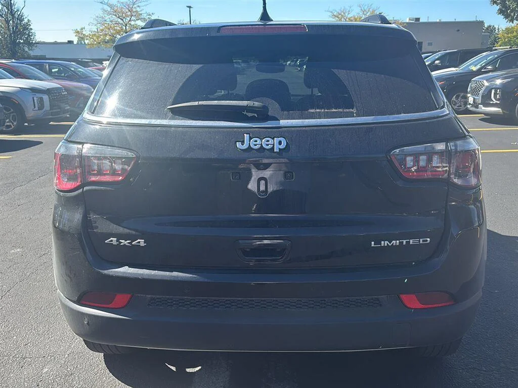 Used 2024 Diamond Black Crystal Pearlcoat Jeep Limited image 6