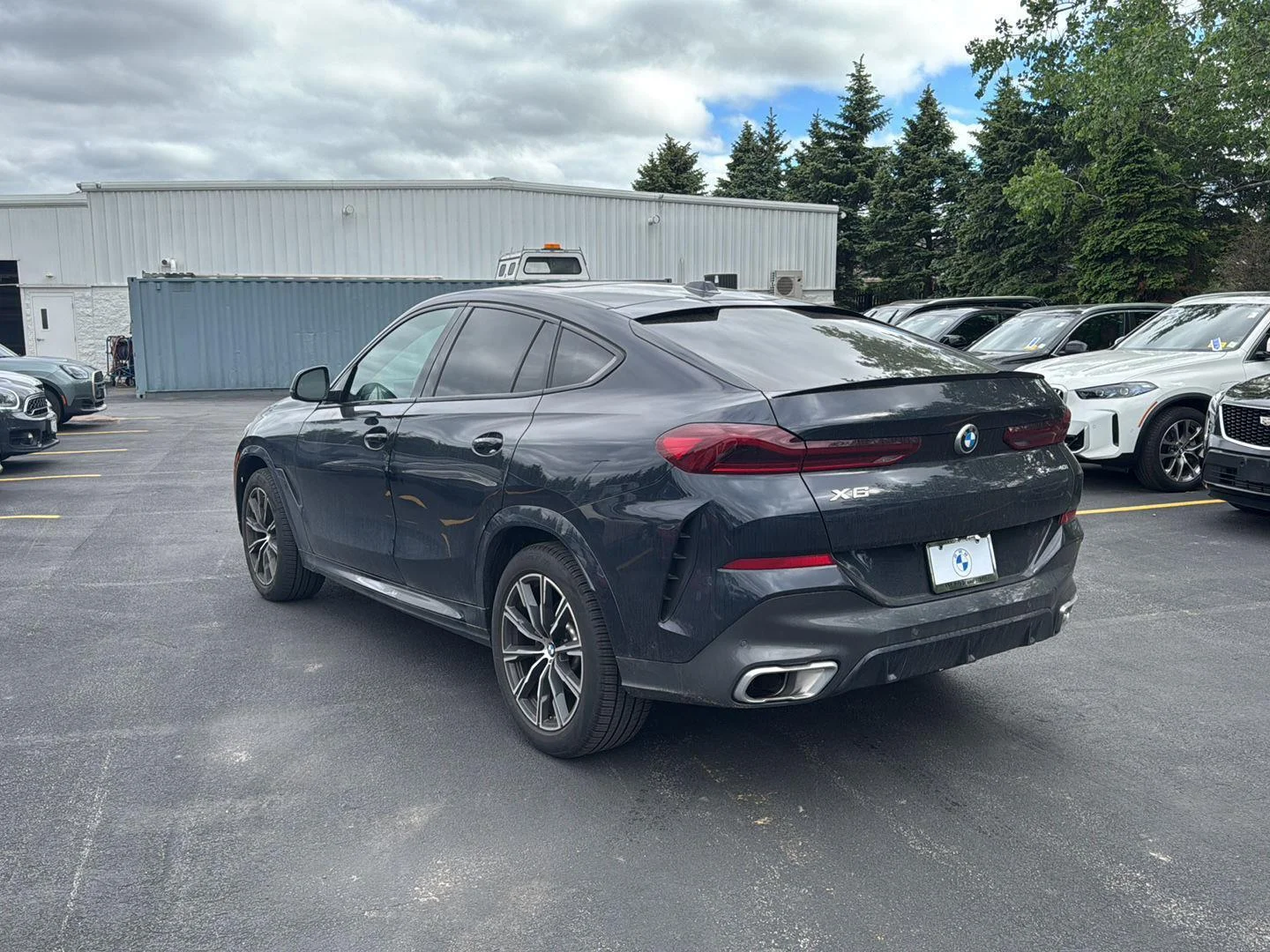 Used 2024  BMW xDrive40i image 5