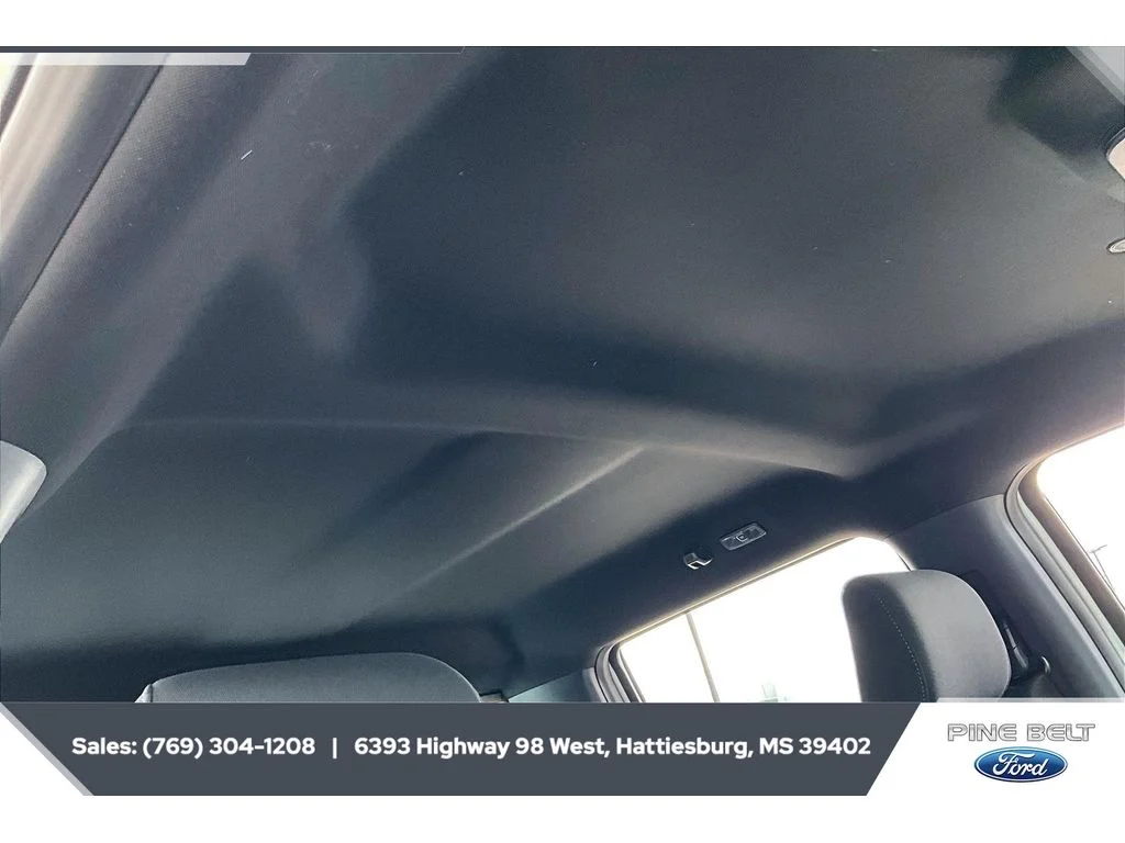 New 2026 Oxford White Ford XLT image 17