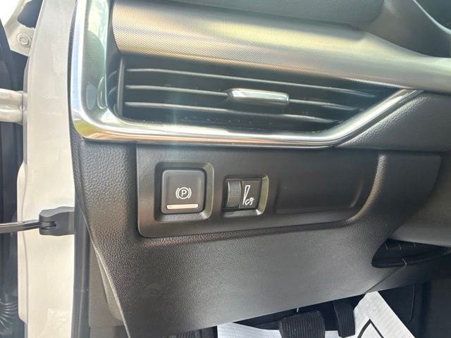 Used 2019 White Cadillac Premium Luxury image 17