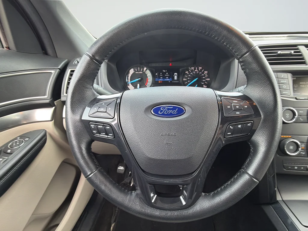 Used 2018 Red Ford XLT image 37