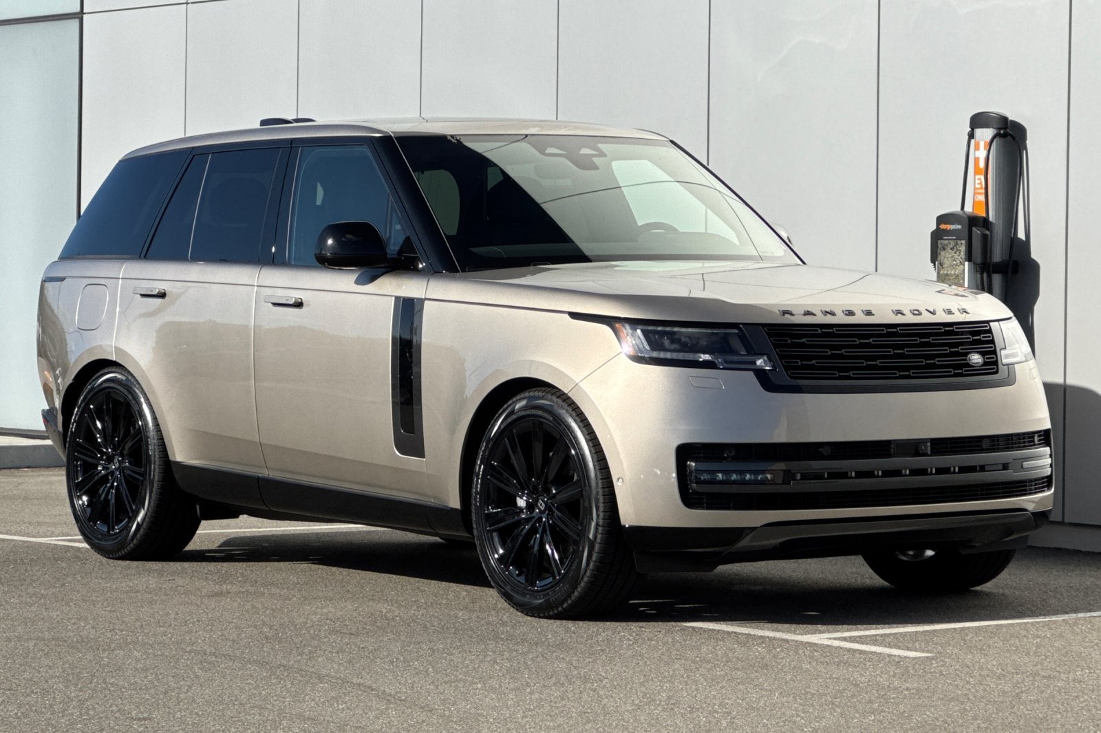 New 2027 Batumi Gold LAND ROVER SE image 7